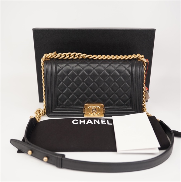 Túi Chanel boy đen khoá vàng+