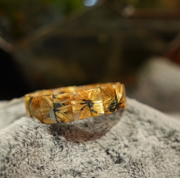 Vòng bản hoa thị thạch anh tóc vàng VIP 274675+ ly6-20