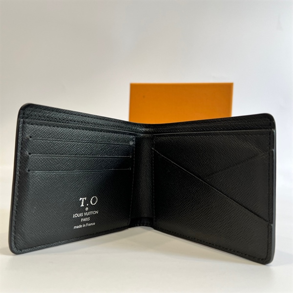 Vi LV nam màu đen KG+