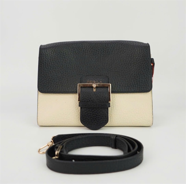 Túi furla mầu trắng phối đen size 24 KG+