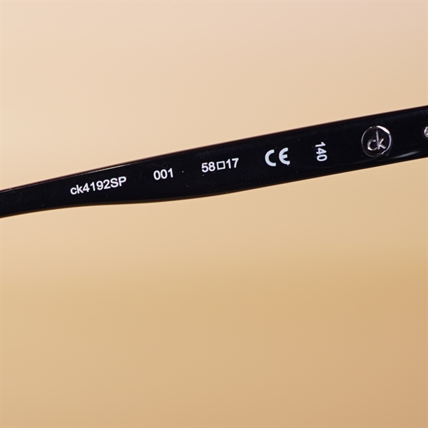 Kính CK đen trơn KG+