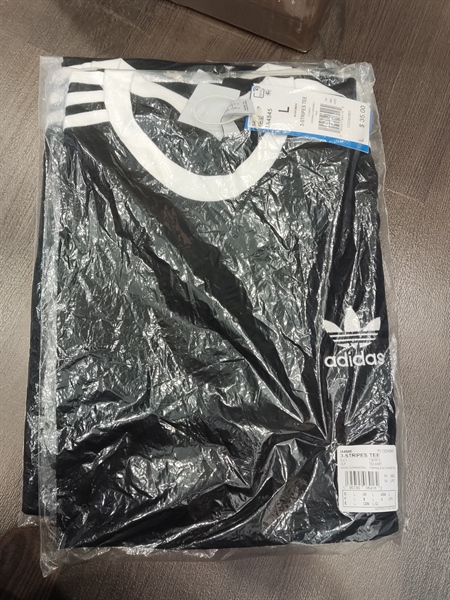 Áo Adidas Đen Size L KG + 5