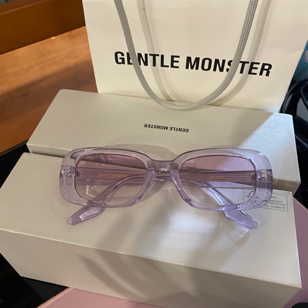 Kính Gentle Monster gọng hồng trong suốt KG+