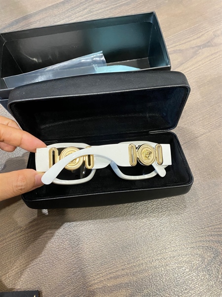 Kính Versace trắng KG+