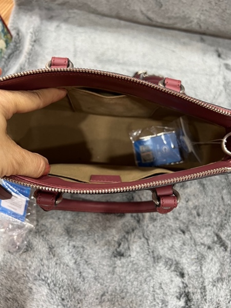 Túi Gucci hoa hồng viền trên nâu gạch +