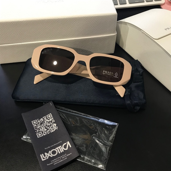Kính Prada tím sữa KG+