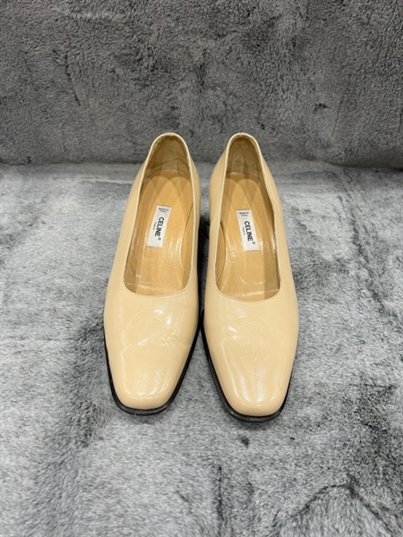 Giày Celine màu kem size 38 KG+