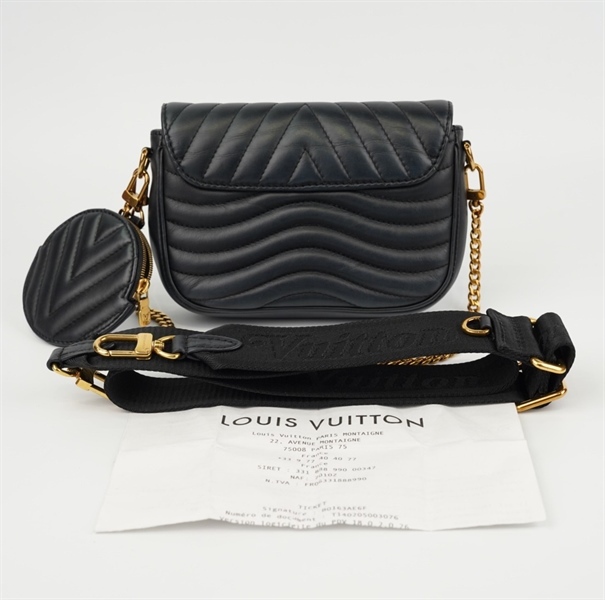 Túi LV đen trần chỉ khóa vàng kèm charm KG+