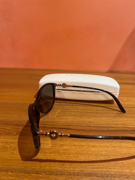 Kính râm Versace gọng đen KG+