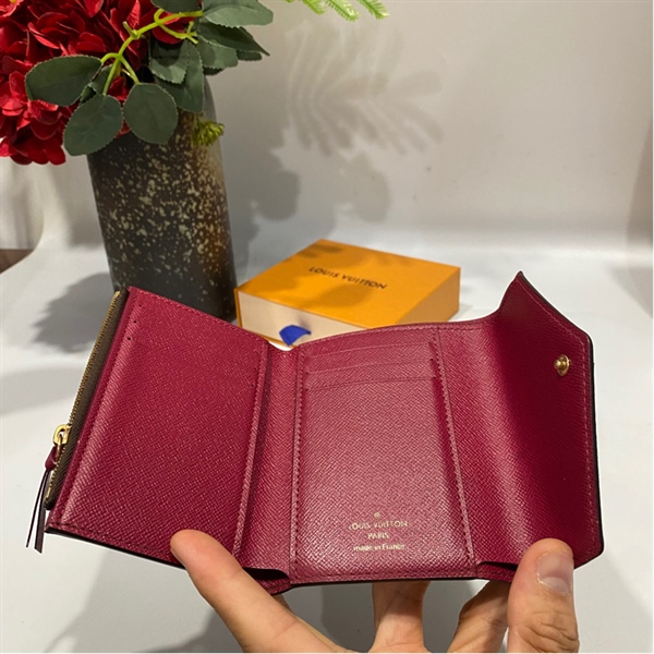 Ví LV nhỏ nút đỏ +