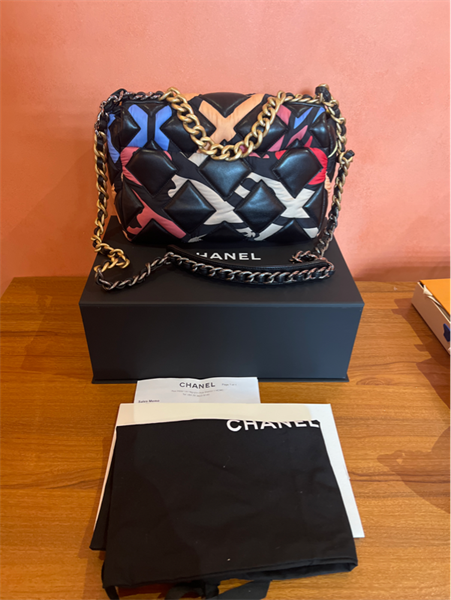 Túi Chanel đen viền nhiều màu +