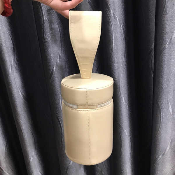 Túi Gucci cầm tay kem +