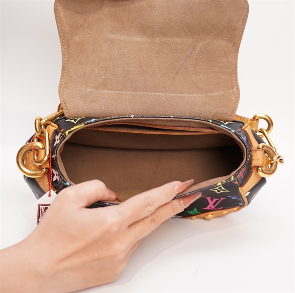 Túi LV kẹp nách đen hoa màu TB+