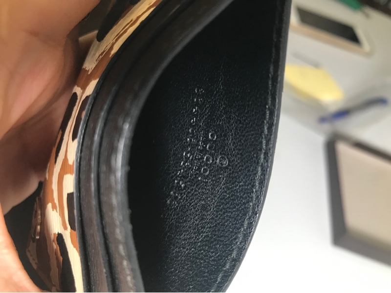 Ví GG nâu đen KG+