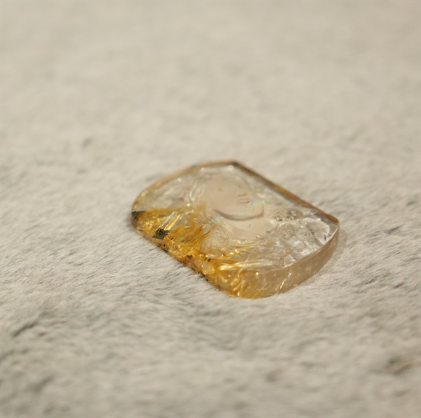 Mặt Chúa thạch anh tóc vàng 378893 KG+