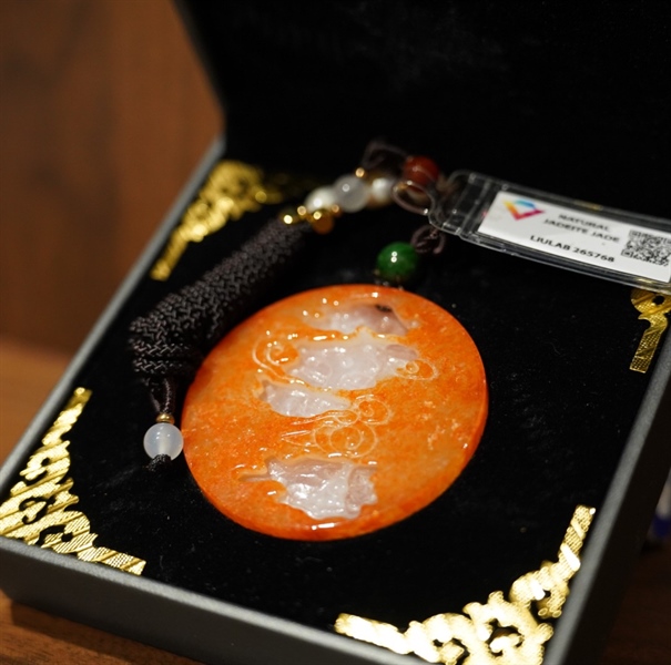 Mặt cẩm huyết 265768 +