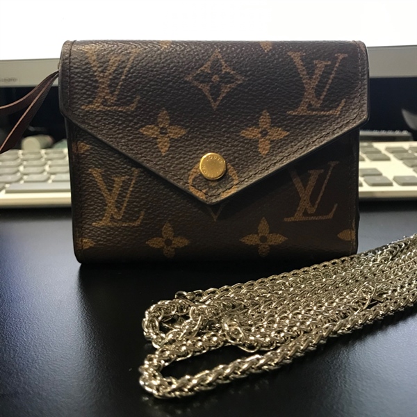 Ví LV xích trắng KG+