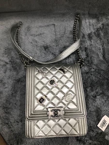 Túi Chanel chữ nhật màu bạc +