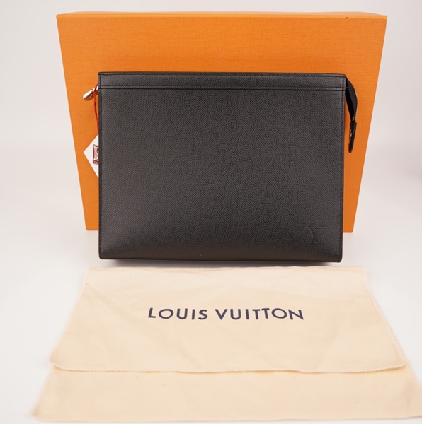 Túi LV clutch đen kẹp nách+