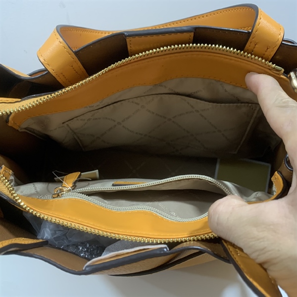 Túi MK Màu Vàng Nghệ KG+