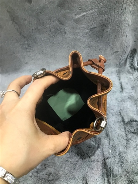 Túi MCM nóe màu nâu +