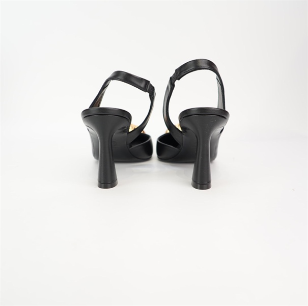 Giày Versace màu đen gót nhọn size 38 KG+