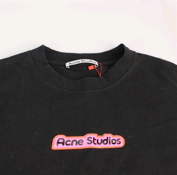 Áo thun Acne Studios màu đen KG+