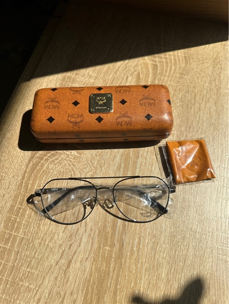 Kính MCM gọng mỏng KG+