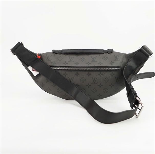 Túi LV đeo bụng hoa đen in chữ ++