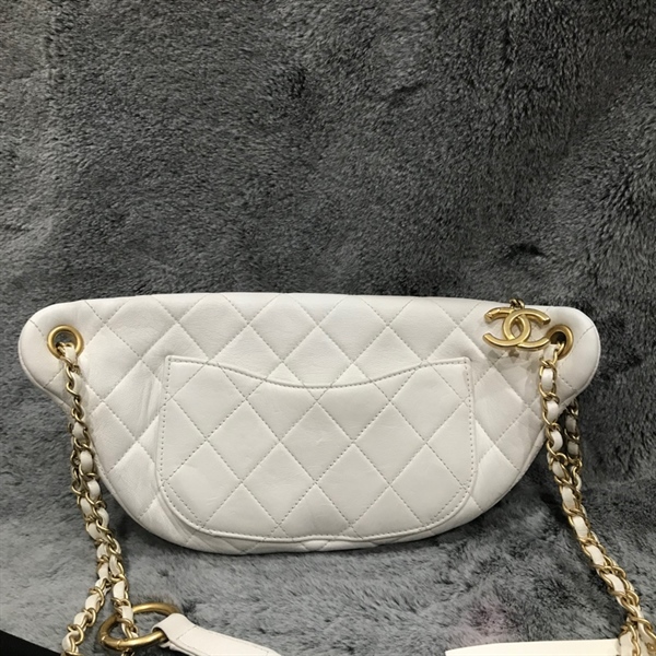 Túi Chanel Belbag trắng dây xích vàng KG+