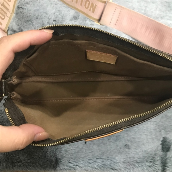 Túi LV đeo chéo hoa nâu dây hồng +