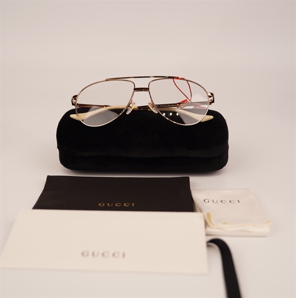 Kính GG mắt bầu gọng trắng KG+