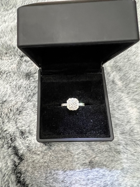 Nhẫn kim cương 1K +