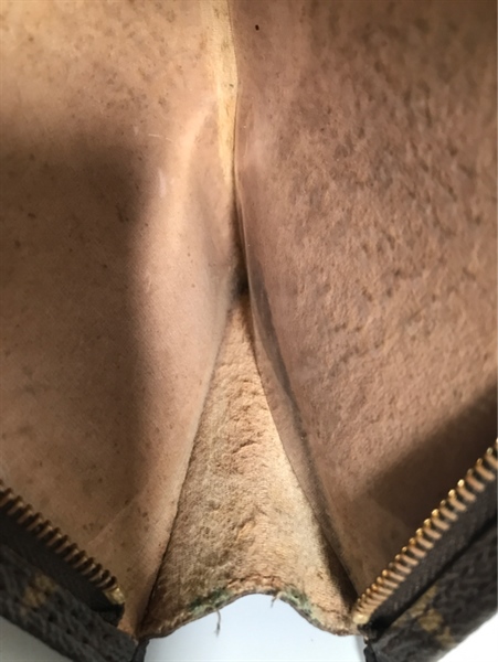 Ví LV khoá vàng +