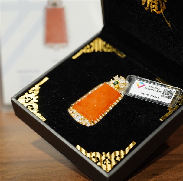 Mặt cẩm huyết 776372 +