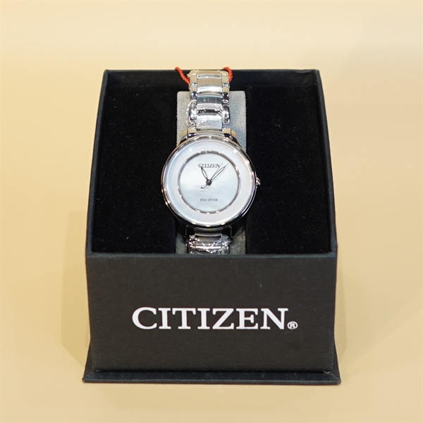 Đồng hồ nữ Citizen bạc mặt trơn KG+