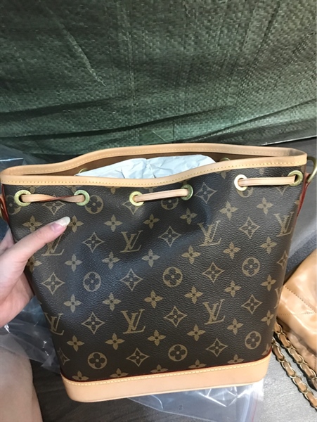 Túi LV nóe