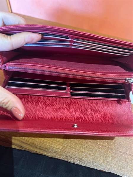 Ví Chanel màu đỏ nắp gập +