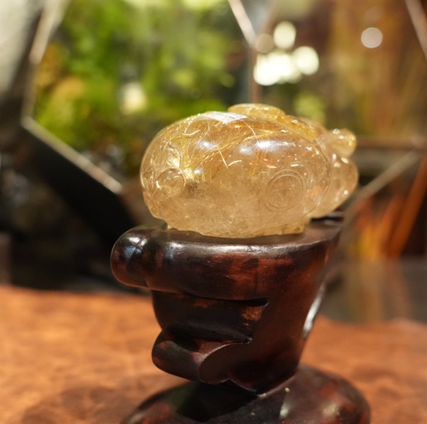 Cụ Tỳ Hưu thạch anh tóc vàng 987478 - CÓ ĐẾ +