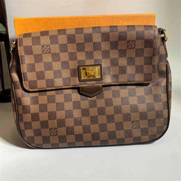 Túi LV khoá vuông sz30