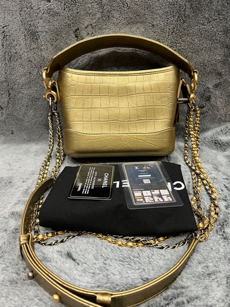 Túi Chanel Gab màu vàng đồng KG+