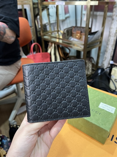 Ví GG đen họa tiết dập nổi +