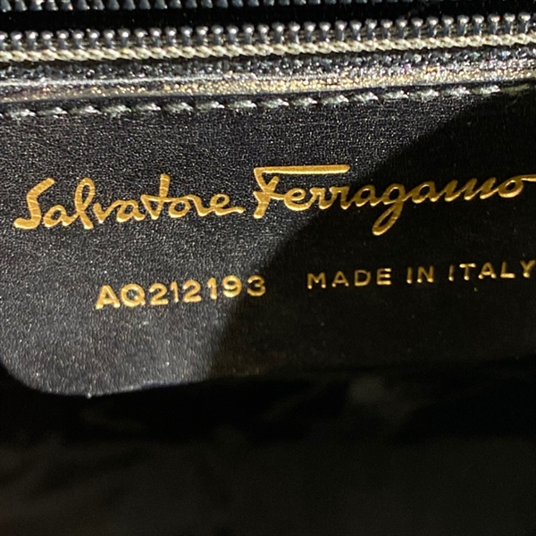 Túi salvatore Đen nhung KG +5