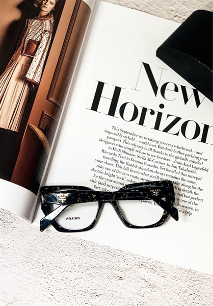 Kính Prada xanh đen KG+