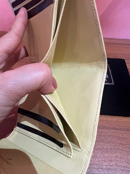 Ví Chanel gập 3 màu vàng +