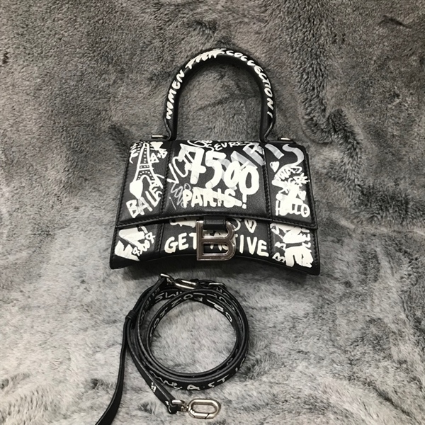 Túi Balenciaga Hourglass đen chữ trắng +