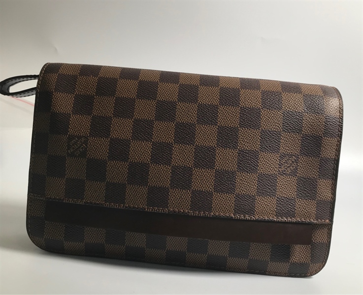 Ví LV Cluck ô vuông Kg+