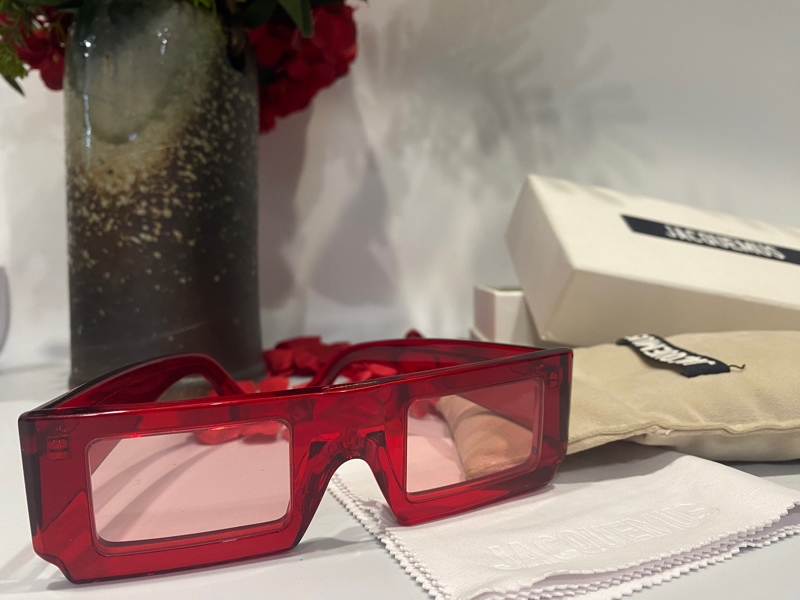Kính Jacquemus đỏ KG+