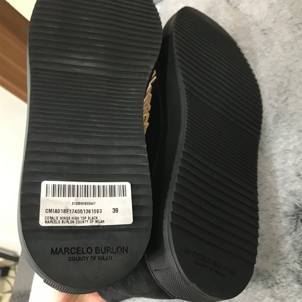 Giày Marcelo Burlon Đen Dây Vàng Size 39 KG+