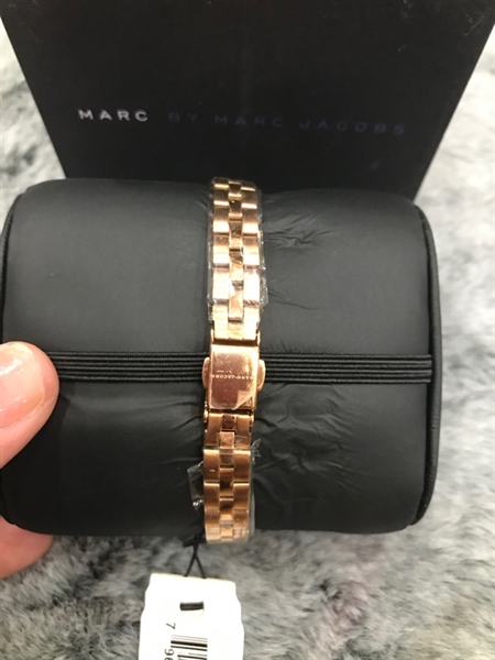 Đồng hồ Marc Jacob vuông nhỏ+